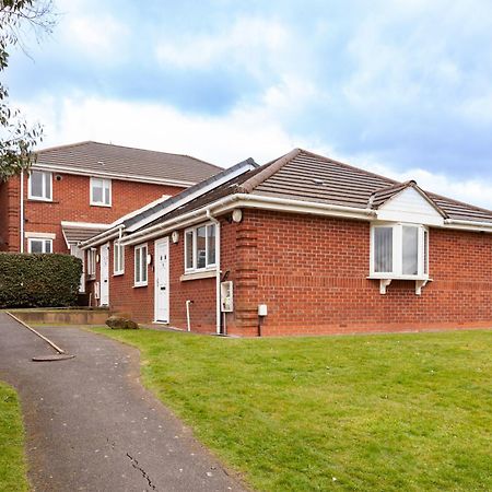 Pinfold Court Apartments Knowsley Kültér fotó
